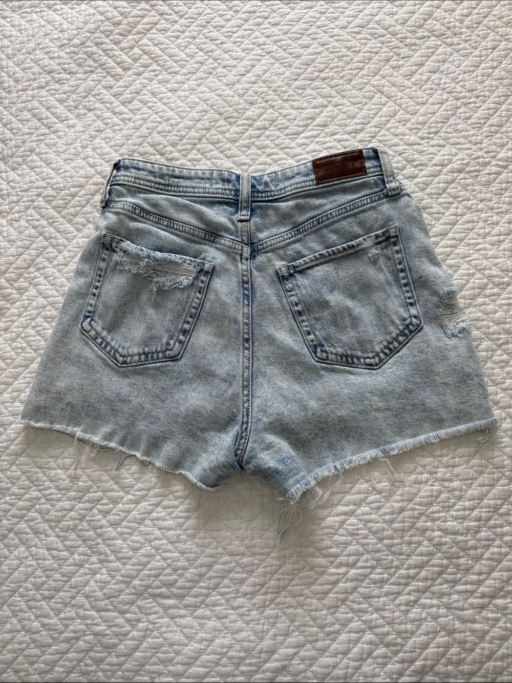 Hollister Faded Light Blue Distressed High Waist Denim Shorts Size W26 / 3 Beach - Picture 6 of 16